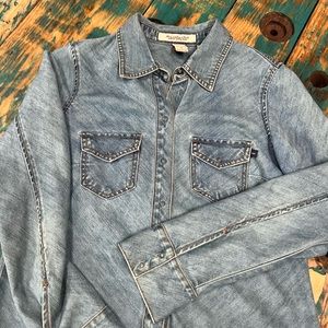 Abercrombie & Fitch. Women’s Denim Shirt. Size M